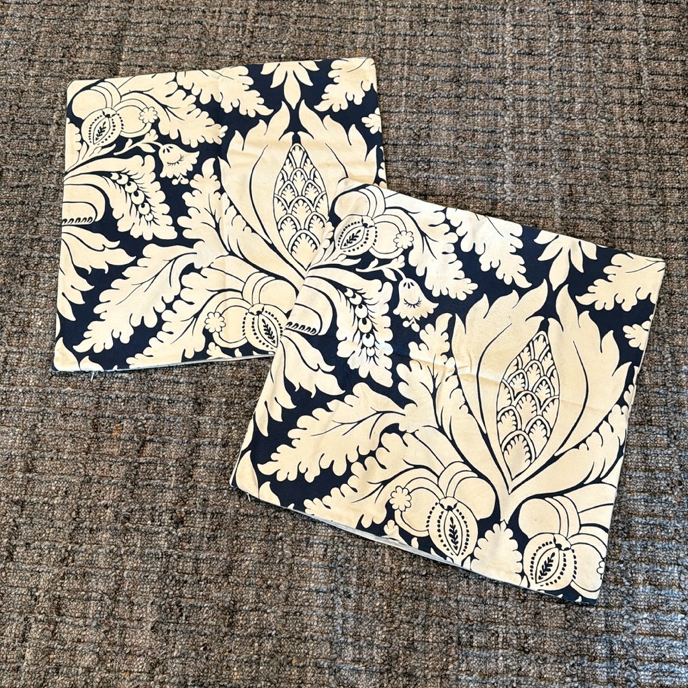 Two Pottery Barn 24x24” Damask Pillow Covers Navy & Ivory Excellent Condition